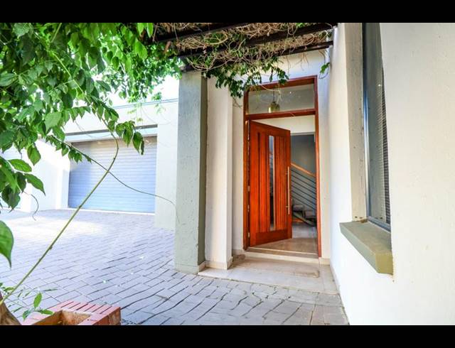 4 BEDROOM HOUSE FOR SALE IN COPPERLEAF ESTATE